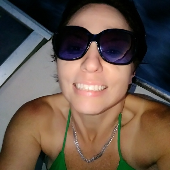 Meet your Posher, Cassandra - Picture 5 of 7